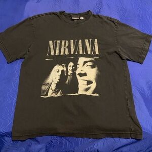 H&M Loose Fit Crewneck Band Nirvana Tee - Charcoal Black *VGUC* size Medium